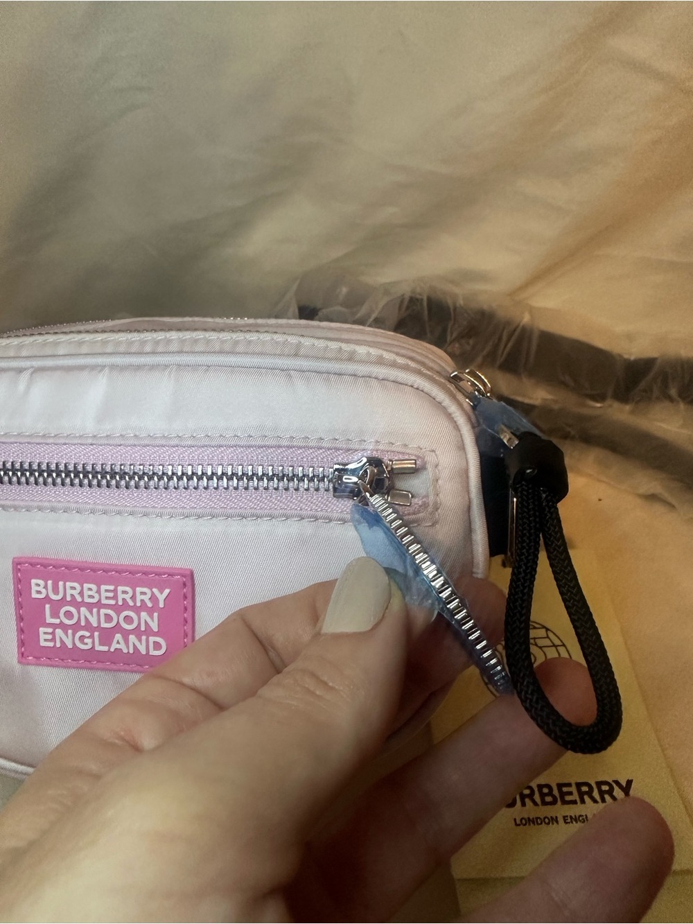 NWT Burberry Pink and White Logo Belt Bag - Picture 3 of 11